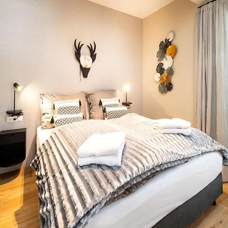 Schneebluemchen Maria Alm am Steinernen Meer